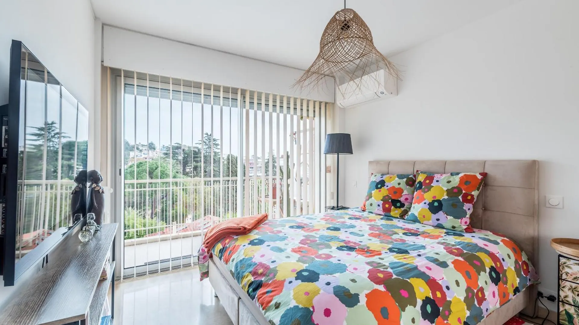 Solange By Terrys Homes Cannes Apartment